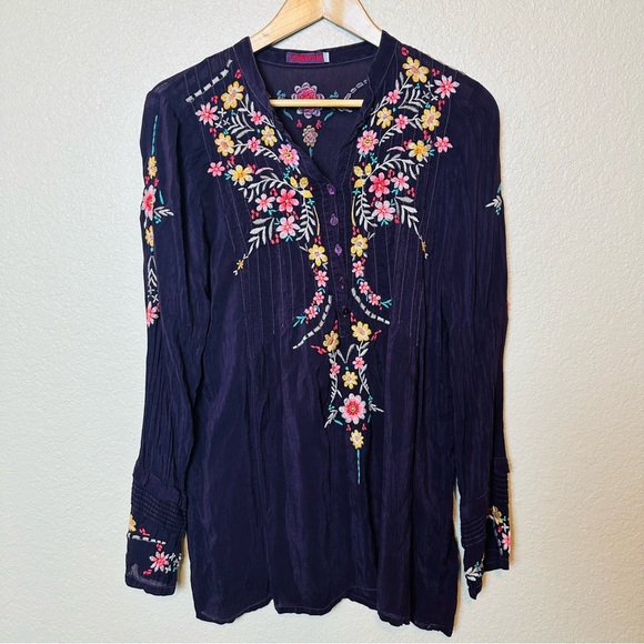 Johnny Was Women’s Embroidered Floral Plum Shirt Size Medium - Picture 2 of 6
